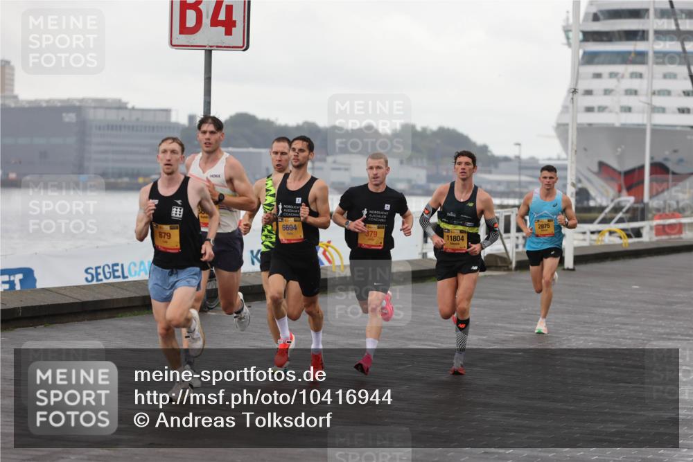 13.09.2026 - Kiel Lauf Andreas Tolksdorf http://msf.ph/oto/10416944 13.09.2026 10:55:48 Kiellinie 4, 879, 6694, 379, 2875, 11804 meine-sportfotos.de