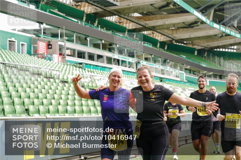 13.09.2026 - 21. swb-Marathon Bremen Michael Burmester http://msf.ph/oto/10416947 13.09.2026 10:42:25 Laufen im Stadion 10002, 10148, 10155, 10163, 10247, 10303, 10313, 10330, 10361, 10362, 10395, 10396, 10399, 10414, 10419, 10422, 10461, 10462, 10474, 10490, 10491, 10519, 10527, 10546, 10547, 10557, 10572, 10644, 10665, 10705, 10706, 10719, 10722, 10752, 10766, 10768, 10773, 10776, 10784, 10804, 10805, 10854, 10859, 10880, 10889, 10909, 10963, 10977, 11026, 11027, 11041, 11043, 11048, 11078, 11084, 11085, 11090, 11097, 11098, 11140, 11173, 11192, 11274 meine-sportfotos.de