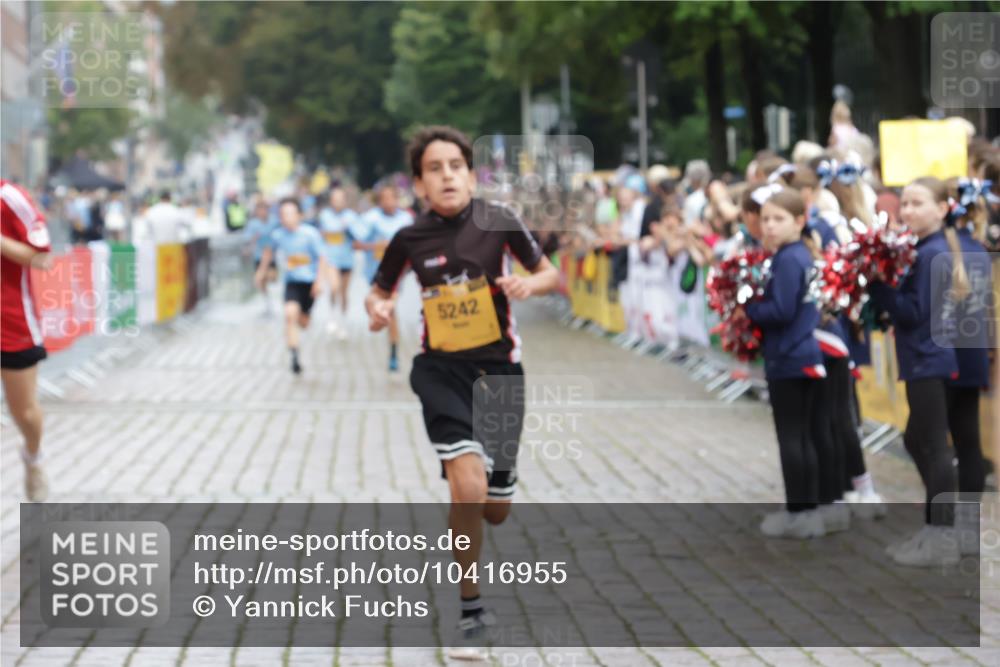 13.09.2026 - Kiel Lauf Yannick Fuchs http://msf.ph/oto/10416955 13.09.2026 09:38:10 Ziel 152, 235, 836, 1487, 2408, 5242, 5534, 5930, 6277, 7459, 12613, 2057, 2221, 2638, 2720, 2854, 4089, 4252, 4790, 7723, 8702, 9518, 10444, 10656, 10690, 1806, 1946, 2480, 2903, 3315, 3344, 4043, 9825, 11351, 7050, 7827, 8661, 10220, 10656, 10778 meine-sportfotos.de