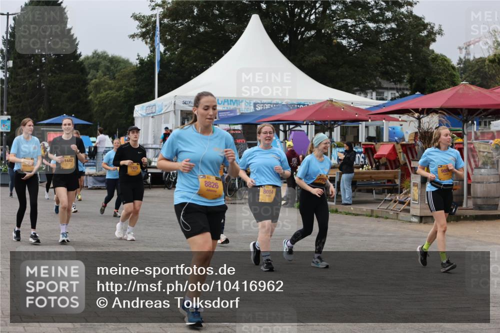 13.09.2026 - Kiel Lauf Andreas Tolksdorf http://msf.ph/oto/10416962 13.09.2026 10:07:35 Kiellinie 1442, 1925, 8826, 8014, 980 meine-sportfotos.de