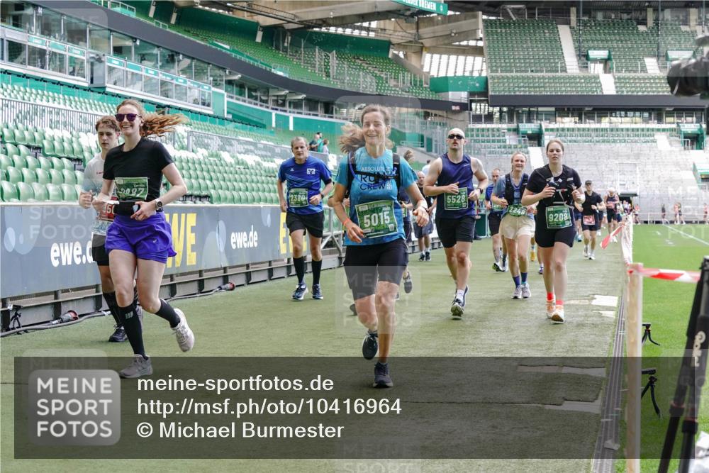 13.09.2026 - 21. swb-Marathon Bremen Michael Burmester http://msf.ph/oto/10416964 13.09.2026 13:20:01 Laufen im Stadion 333, 464, 486, 512, 704, 921, 938, 1066, 1129, 1156, 1409, 1431, 1439, 1446, 1506, 1697, 1756, 1765, 1815, 1916, 2010, 2028, 2064, 2137, 2224, 2240, 2278, 2294, 2315, 2349, 2394, 2395, 2417, 2437, 2453, 2501, 2519, 2533, 2557, 2563, 2588, 2622, 2626, 2689, 2694, 2695, 2702, 2703, 2722, 2756, 2786, 2793, 2843, 2845, 2886, 2944, 2983, 3004, 3017, 3018, 3031, 3035, 3036, 3037, 3046, 3059, 3072, 3102, 3116, 3139, 3189, 3198, 3243, 3263, 3264, 3285, 3287, 3310, 3315, 3619, 3879 meine-sportfotos.de