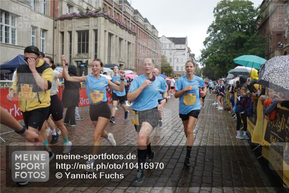 13.09.2026 - Kiel Lauf Yannick Fuchs http://msf.ph/oto/10416970 13.09.2026 10:49:00 Ziel 73, 439, 598, 966, 1087, 1185, 1455, 2810, 3158, 3399, 3496, 3795, 4140, 4528, 4809, 5074, 5228, 5803, 6046, 6050, 6305, 6376, 6745, 7789, 7906, 7999, 8032, 8271, 8342, 8345, 8377, 8891, 8991, 9031, 9728, 10190, 10481, 10546, 11099, 11117, 11475, 11974, 12064, 12527, 12582, 12759, 147, 170, 376, 418, 472, 473, 727, 854, 1161, 1322, 1455, 1763, 1930, 2011, 2042, 2383, 2649, 2956, 3031, 3272, 3613, 3631, 3773, 3845, 3916, 4201, 4510, 4753, 5074, 5246, 5655, 6087 meine-sportfotos.de