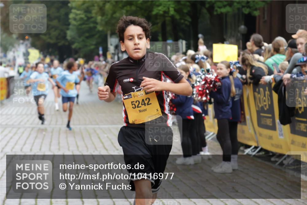 13.09.2026 - Kiel Lauf Yannick Fuchs http://msf.ph/oto/10416977 13.09.2026 09:38:11 Ziel 152, 235, 836, 1487, 2408, 5242, 5534, 5930, 6277, 7459, 12613, 2057, 2221, 2638, 2720, 2854, 4089, 4252, 4790, 5930, 7723, 8702, 9518, 10444, 10690, 1806, 1946, 2480, 2903, 3315, 3344, 4043, 9825, 11351, 7050, 7827, 10220, 10656, 10778 meine-sportfotos.de