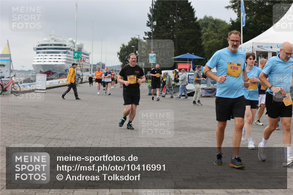 13.09.2026 - Kiel Lauf Andreas Tolksdorf http://msf.ph/oto/10416991 13.09.2026 10:07:44 Kiellinie 6378, 4, 38, 4309, 2188 meine-sportfotos.de