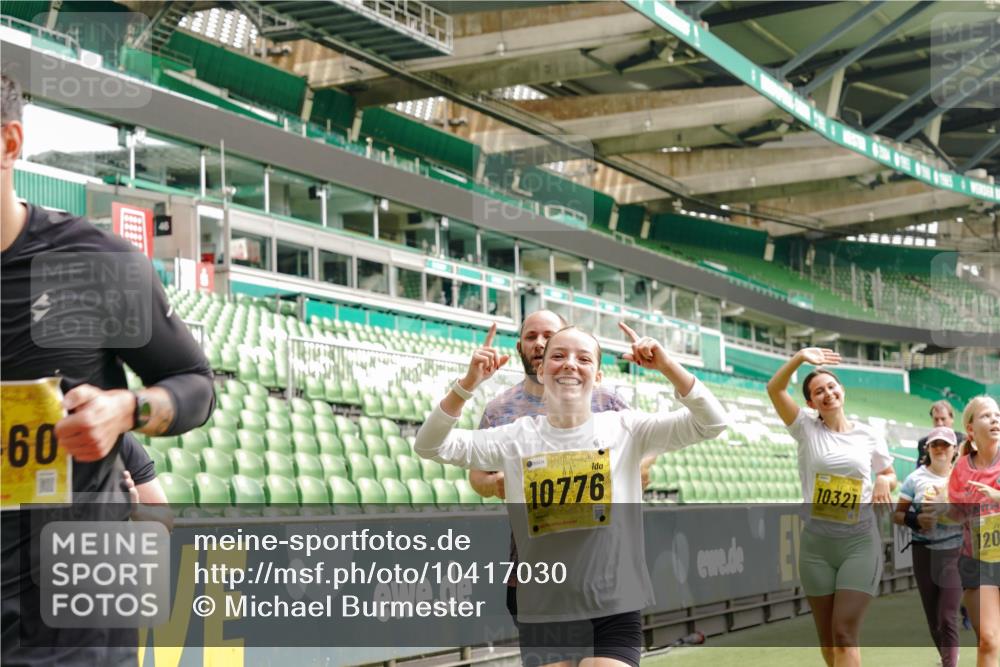 13.09.2026 - 21. swb-Marathon Bremen Michael Burmester http://msf.ph/oto/10417030 13.09.2026 10:42:28 Laufen im Stadion 10002, 10148, 10163, 10247, 10303, 10330, 10361, 10362, 10395, 10396, 10399, 10414, 10419, 10422, 10461, 10462, 10474, 10490, 10491, 10519, 10527, 10546, 10547, 10557, 10572, 10644, 10665, 10705, 10706, 10719, 10722, 10752, 10768, 10773, 10776, 10784, 10804, 10805, 10854, 10859, 10880, 10889, 10909, 10963, 10977, 11026, 11027, 11041, 11043, 11048, 11078, 11084, 11085, 11090, 11097, 11098, 11140, 11173, 11192, 11274 meine-sportfotos.de