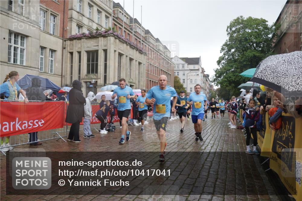 13.09.2026 - Kiel Lauf Yannick Fuchs http://msf.ph/oto/10417041 13.09.2026 10:49:05 Ziel 73, 966, 1087, 1483, 1533, 1732, 1989, 2810, 2879, 3399, 3640, 4140, 4528, 4809, 4865, 4876, 5228, 5803, 6050, 6305, 6376, 7545, 7906, 7999, 8032, 8271, 8329, 8377, 8594, 8991, 9031, 9728, 10411, 10481, 11099, 11117, 11475, 11974, 12582, 12759, 147, 170, 376, 418, 439, 472, 598, 727, 1185, 1455, 1930, 2011, 2383, 2956, 3031, 3158, 3496, 3613, 3631, 3773, 3795, 3845, 3916, 4201, 4510, 5074, 5246, 5655, 6046, 6087, 6745, 7789, 7906, 8891, 2133 meine-sportfotos.de