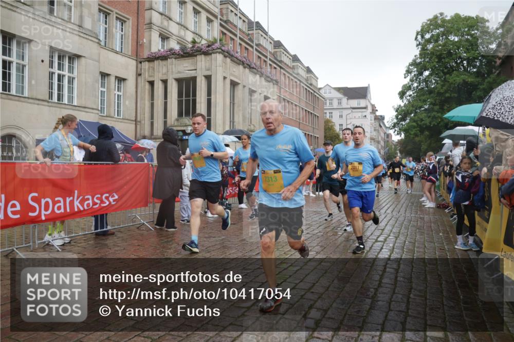 13.09.2026 - Kiel Lauf Yannick Fuchs http://msf.ph/oto/10417054 13.09.2026 10:49:05 Ziel 73, 966, 1087, 1483, 1533, 1732, 1989, 2810, 2879, 3399, 3640, 4140, 4528, 4809, 4865, 4876, 5228, 5803, 6050, 6305, 6376, 7545, 7906, 7999, 8032, 8271, 8329, 8377, 8594, 8991, 9031, 9728, 10411, 10481, 11099, 11117, 11475, 11974, 12582, 12759, 147, 170, 376, 418, 439, 472, 598, 727, 1185, 1455, 1930, 2011, 2383, 2956, 3031, 3158, 3496, 3613, 3631, 3773, 3795, 3845, 3916, 4201, 4510, 5074, 5246, 5655, 6046, 6087, 6745, 7789, 7906, 8891, 2133 meine-sportfotos.de