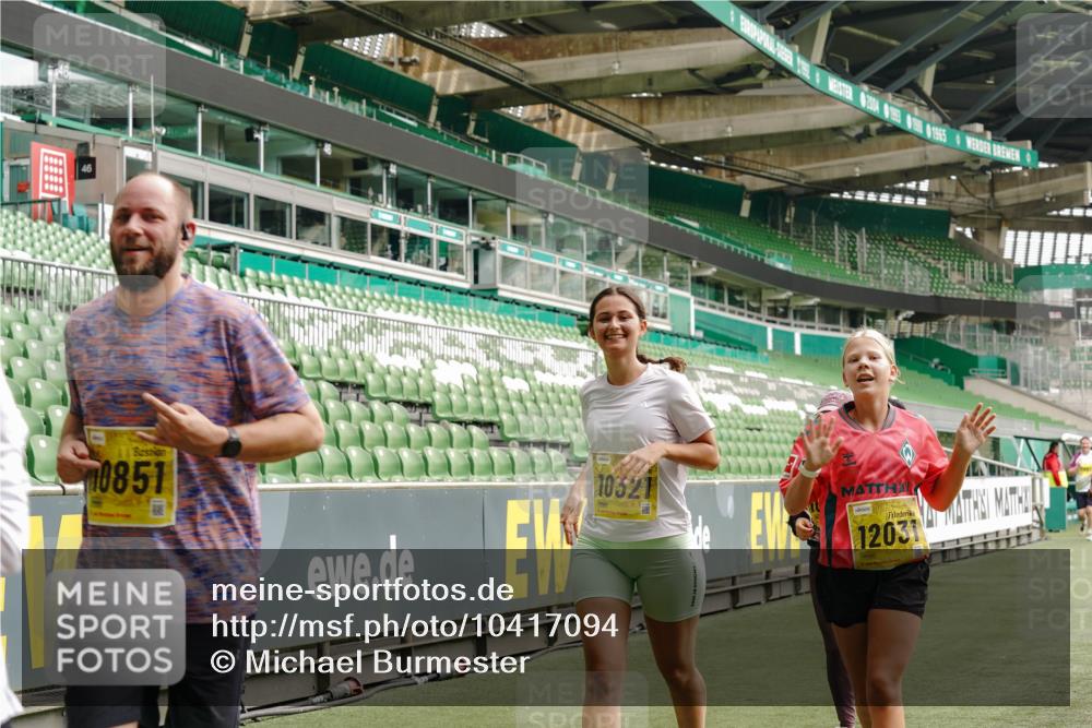 13.09.2026 - 21. swb-Marathon Bremen Michael Burmester http://msf.ph/oto/10417094 13.09.2026 10:42:29 Laufen im Stadion 10002, 10148, 10163, 10247, 10303, 10330, 10361, 10362, 10395, 10396, 10399, 10414, 10419, 10422, 10461, 10462, 10474, 10490, 10491, 10519, 10527, 10546, 10547, 10557, 10572, 10644, 10665, 10705, 10706, 10719, 10722, 10752, 10768, 10773, 10776, 10784, 10804, 10805, 10854, 10859, 10880, 10889, 10909, 10963, 10977, 11026, 11027, 11041, 11043, 11048, 11078, 11084, 11085, 11090, 11097, 11098, 11140, 11173, 11192, 11274 meine-sportfotos.de