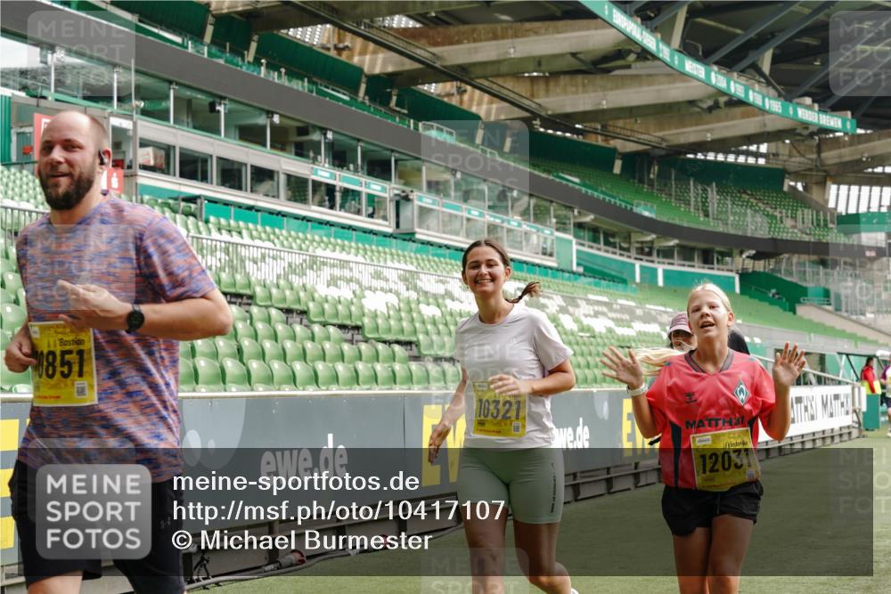 13.09.2026 - 21. swb-Marathon Bremen Michael Burmester http://msf.ph/oto/10417107 13.09.2026 10:42:29 Laufen im Stadion 10002, 10148, 10163, 10247, 10303, 10330, 10361, 10362, 10395, 10396, 10399, 10414, 10419, 10422, 10461, 10462, 10474, 10490, 10491, 10519, 10527, 10546, 10547, 10557, 10572, 10644, 10665, 10705, 10706, 10719, 10722, 10752, 10768, 10773, 10776, 10784, 10804, 10805, 10854, 10859, 10880, 10889, 10909, 10963, 10977, 11026, 11027, 11041, 11043, 11048, 11078, 11084, 11085, 11090, 11097, 11098, 11140, 11173, 11192, 11274 meine-sportfotos.de
