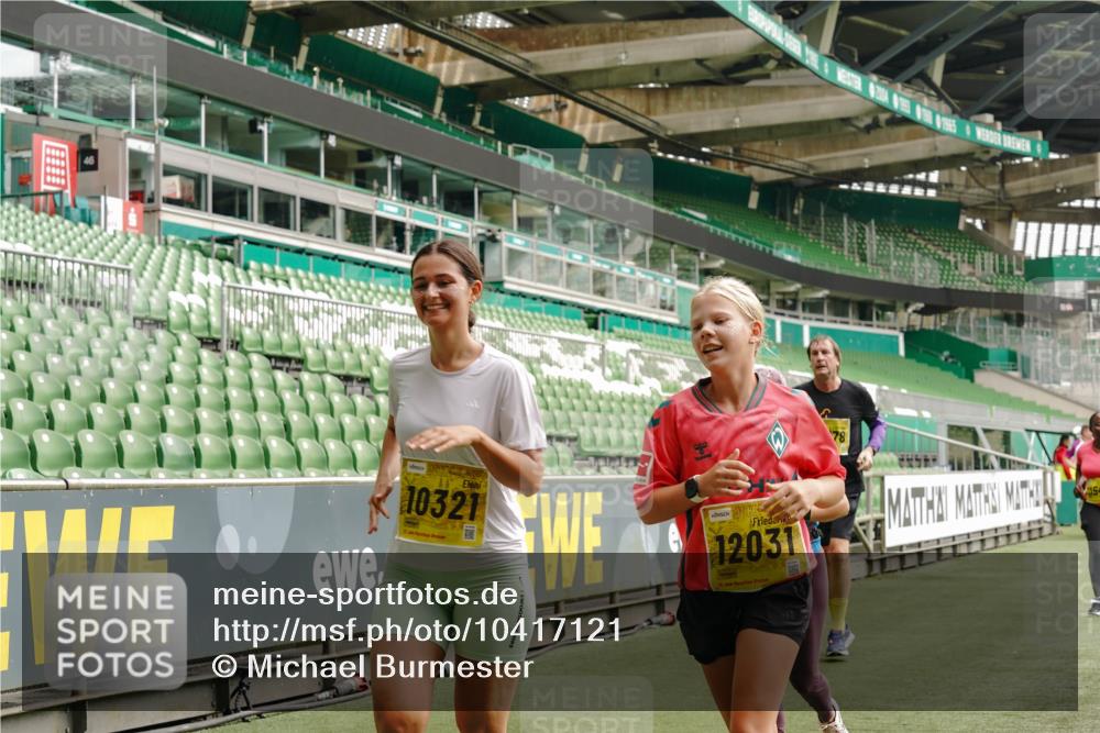 13.09.2026 - 21. swb-Marathon Bremen Michael Burmester http://msf.ph/oto/10417121 13.09.2026 10:42:30 Laufen im Stadion 10002, 10148, 10163, 10247, 10303, 10330, 10361, 10362, 10395, 10396, 10399, 10414, 10419, 10422, 10461, 10462, 10474, 10490, 10491, 10519, 10527, 10546, 10547, 10557, 10572, 10644, 10665, 10705, 10719, 10722, 10752, 10768, 10773, 10776, 10784, 10804, 10805, 10854, 10859, 10880, 10889, 10909, 10963, 10977, 11026, 11027, 11041, 11043, 11048, 11078, 11084, 11085, 11090, 11097, 11098, 11140, 11173, 11192, 11274 meine-sportfotos.de