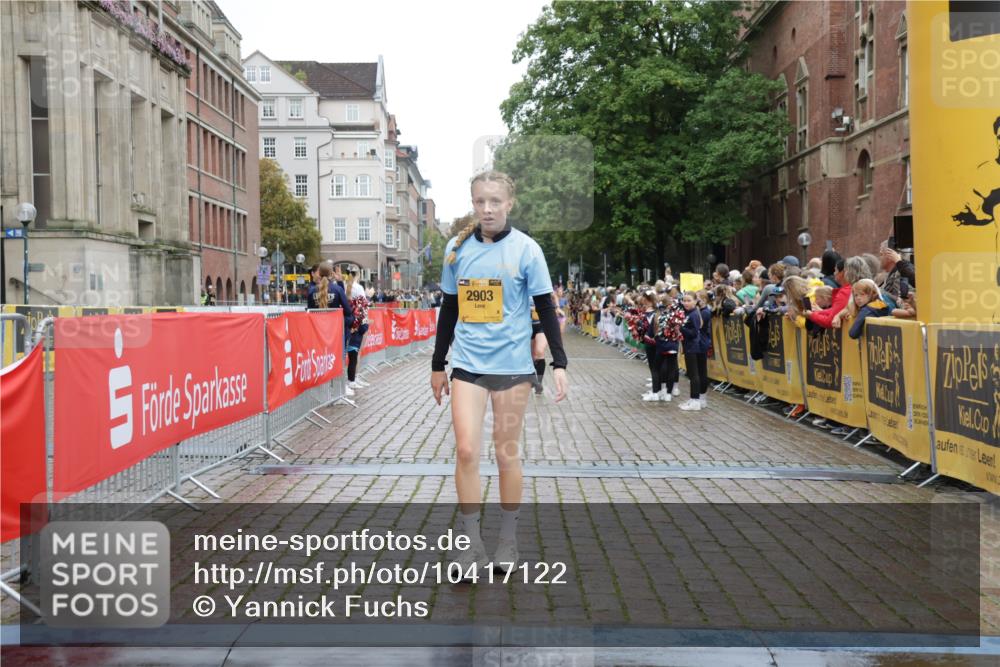 13.09.2026 - Kiel Lauf Yannick Fuchs http://msf.ph/oto/10417122 13.09.2026 09:38:20 Ziel 152, 1487, 1946, 2480, 2903, 3315, 6277, 11351, 235, 836, 2221, 2408, 2638, 2854, 4089, 4790, 5242, 5534, 5930, 7459, 7723, 8702, 10444, 10690, 12613, 1806, 3344, 3814, 4043, 4518, 4975, 6989, 9825, 2057, 2720, 4252, 4790, 9518 meine-sportfotos.de