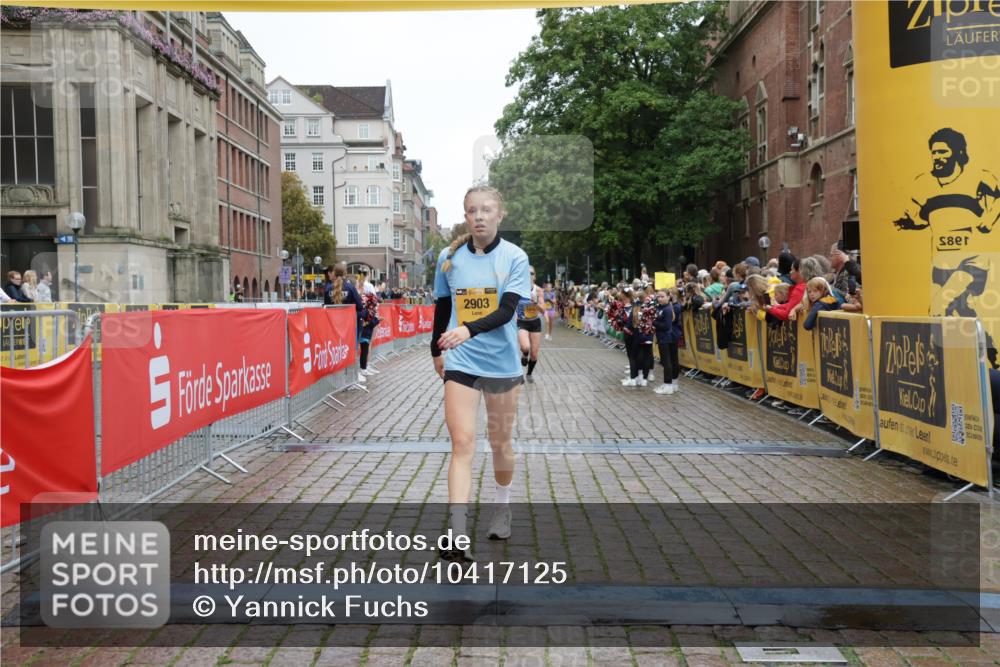 13.09.2026 - Kiel Lauf Yannick Fuchs http://msf.ph/oto/10417125 13.09.2026 09:38:21 Ziel 152, 1487, 1946, 2480, 2903, 3315, 3344, 6277, 11351, 235, 836, 1487, 2221, 2408, 2638, 2854, 4089, 4790, 5242, 5534, 5930, 7459, 7723, 8702, 10444, 10690, 12613, 1806, 3814, 4043, 4518, 4975, 6989, 8482, 9825, 2057, 2720, 4252, 4790, 9518 meine-sportfotos.de