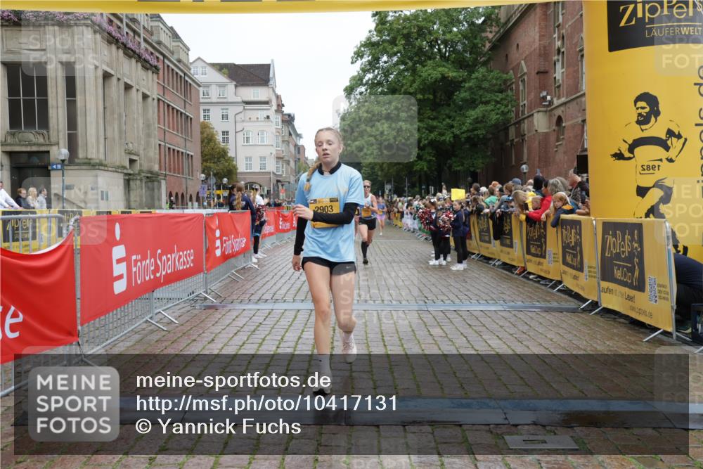 13.09.2026 - Kiel Lauf Yannick Fuchs http://msf.ph/oto/10417131 13.09.2026 09:38:21 Ziel 152, 1487, 1946, 2480, 2903, 3315, 3344, 6277, 11351, 235, 836, 1487, 2221, 2408, 2638, 2854, 4089, 4790, 5242, 5534, 5930, 7459, 7723, 8702, 10444, 10690, 12613, 1806, 3814, 4043, 4518, 4975, 6989, 8482, 9825, 2057, 2720, 4252, 4790, 9518 meine-sportfotos.de
