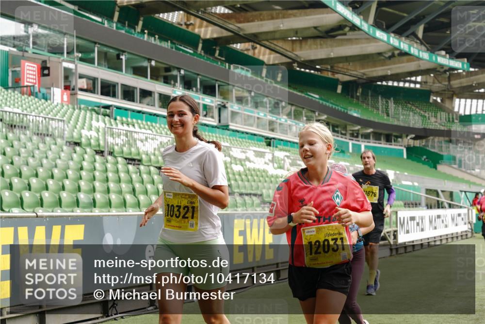 13.09.2026 - 21. swb-Marathon Bremen Michael Burmester http://msf.ph/oto/10417134 13.09.2026 10:42:30 Laufen im Stadion 10002, 10148, 10163, 10247, 10303, 10330, 10361, 10362, 10395, 10396, 10399, 10414, 10419, 10422, 10461, 10462, 10474, 10490, 10491, 10519, 10527, 10546, 10547, 10557, 10572, 10644, 10665, 10705, 10719, 10722, 10752, 10768, 10773, 10776, 10784, 10804, 10805, 10854, 10859, 10880, 10889, 10909, 10963, 10977, 11026, 11027, 11041, 11043, 11048, 11078, 11084, 11085, 11090, 11097, 11098, 11140, 11173, 11192, 11274 meine-sportfotos.de