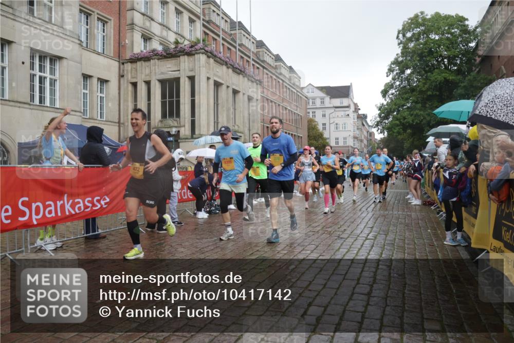 13.09.2026 - Kiel Lauf Yannick Fuchs http://msf.ph/oto/10417142 13.09.2026 10:49:09 Ziel 810, 1087, 1483, 1533, 1732, 1989, 2074, 2810, 2879, 3399, 3640, 4140, 4528, 4670, 4865, 4876, 5543, 5803, 6305, 6376, 6933, 7545, 8032, 8271, 8329, 8594, 8991, 9031, 9728, 10411, 10481, 11099, 11117, 11475, 11974, 12305, 12582, 12759, 73, 147, 170, 376, 418, 439, 472, 598, 727, 966, 1185, 1455, 1930, 2383, 3158, 3496, 3613, 3631, 3795, 3845, 3916, 4201, 4510, 4809, 5074, 5228, 5246, 5803, 6046, 6050, 6087, 6376, 6745, 7789, 7906, 7999, 8377, 8891, 1770, 2133, 147 meine-sportfotos.de