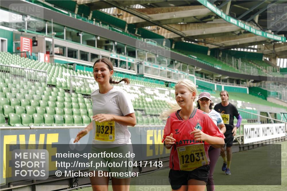 13.09.2026 - 21. swb-Marathon Bremen Michael Burmester http://msf.ph/oto/10417148 13.09.2026 10:42:30 Laufen im Stadion 10002, 10148, 10163, 10247, 10303, 10330, 10361, 10362, 10395, 10396, 10399, 10414, 10419, 10422, 10461, 10462, 10474, 10490, 10491, 10519, 10527, 10546, 10547, 10557, 10572, 10644, 10665, 10705, 10719, 10722, 10752, 10768, 10773, 10776, 10784, 10804, 10805, 10854, 10859, 10880, 10889, 10909, 10963, 10977, 11026, 11027, 11041, 11043, 11048, 11078, 11084, 11085, 11090, 11097, 11098, 11140, 11173, 11192, 11274 meine-sportfotos.de