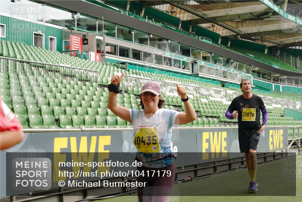 13.09.2026 - 21. swb-Marathon Bremen Michael Burmester http://msf.ph/oto/10417179 13.09.2026 10:42:31 Laufen im Stadion 10002, 10148, 10163, 10247, 10303, 10330, 10361, 10362, 10395, 10396, 10399, 10414, 10419, 10422, 10461, 10462, 10474, 10490, 10491, 10519, 10527, 10546, 10547, 10557, 10572, 10644, 10665, 10705, 10719, 10722, 10752, 10768, 10773, 10776, 10784, 10804, 10805, 10854, 10859, 10880, 10889, 10909, 10963, 10977, 11026, 11027, 11041, 11043, 11048, 11078, 11084, 11085, 11090, 11097, 11098, 11140, 11173, 11192, 11274 meine-sportfotos.de
