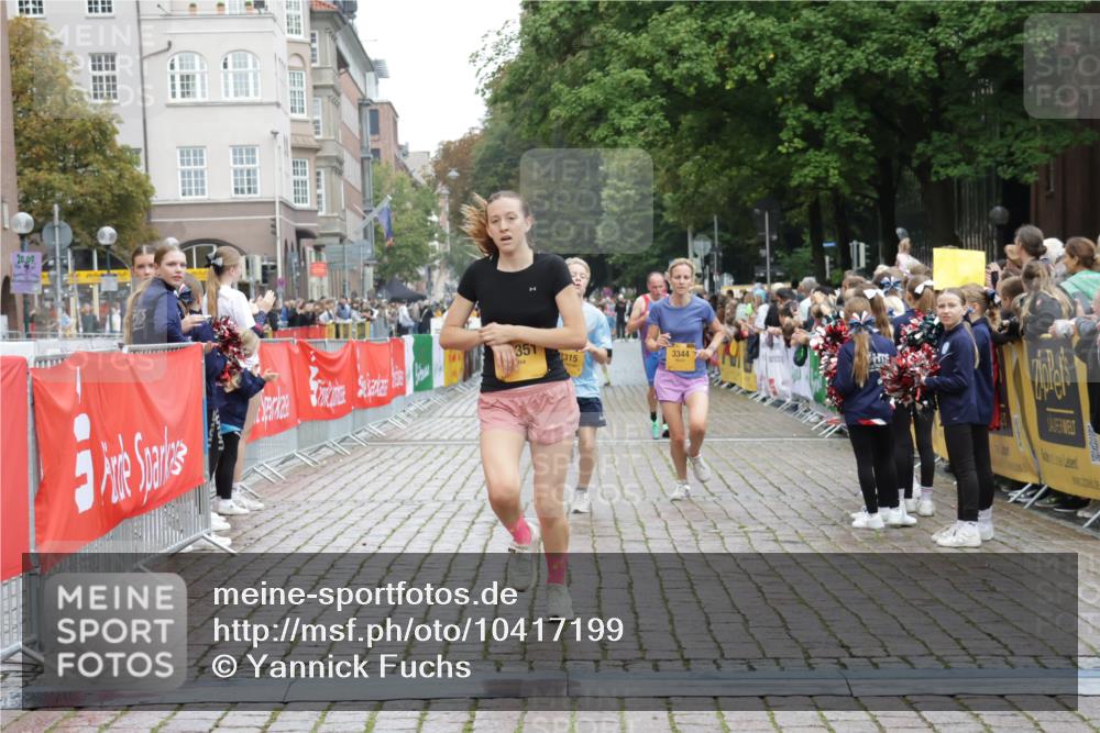 13.09.2026 - Kiel Lauf Yannick Fuchs http://msf.ph/oto/10417199 13.09.2026 09:38:25 Ziel 1806, 1946, 2480, 2903, 3315, 3344, 4043, 9825, 11351, 152, 235, 836, 1487, 2221, 2408, 2638, 2854, 4089, 5242, 5534, 5930, 6277, 7459, 7723, 8702, 10444, 10690, 12613, 3814, 4518, 4975, 6989, 8482, 9759, 10415, 2057, 2221, 2638, 4790, 9518 meine-sportfotos.de