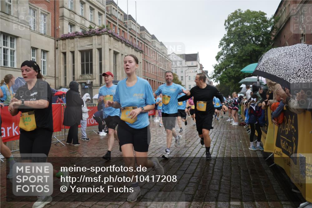 13.09.2026 - Kiel Lauf Yannick Fuchs http://msf.ph/oto/10417208 13.09.2026 10:49:13 Ziel 810, 1087, 1483, 1533, 1732, 1989, 2051, 2074, 2879, 3640, 4140, 4206, 4670, 4815, 4865, 4876, 5480, 5543, 5614, 6855, 6933, 7182, 7545, 8329, 8594, 8991, 9396, 10079, 10411, 10481, 12305, 73, 418, 439, 598, 727, 966, 1185, 1455, 1930, 2383, 2810, 3158, 3399, 3496, 3613, 3631, 3795, 3845, 3916, 4201, 4510, 4528, 4809, 5074, 5228, 5246, 5803, 6046, 6050, 6087, 6305, 6376, 6745, 7789, 7906, 7999, 8032, 8271, 8377, 8891, 959, 1770, 2133, 147 meine-sportfotos.de