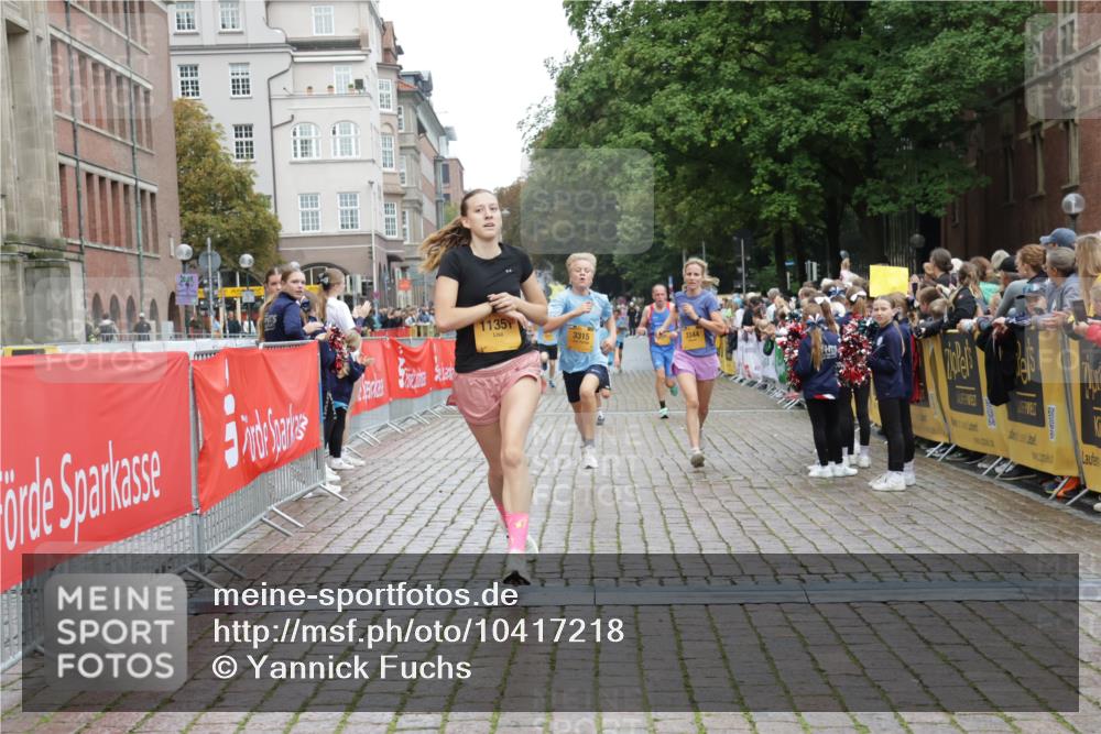 13.09.2026 - Kiel Lauf Yannick Fuchs http://msf.ph/oto/10417218 13.09.2026 09:38:25 Ziel 1806, 1946, 2480, 2903, 3315, 3344, 4043, 9825, 11351, 152, 235, 836, 1487, 2221, 2408, 2638, 2854, 4089, 5242, 5534, 5930, 6277, 7459, 7723, 8702, 10444, 10690, 12613, 3814, 4518, 4975, 6989, 8482, 9759, 10415, 2057, 2221, 2638, 4790, 9518 meine-sportfotos.de