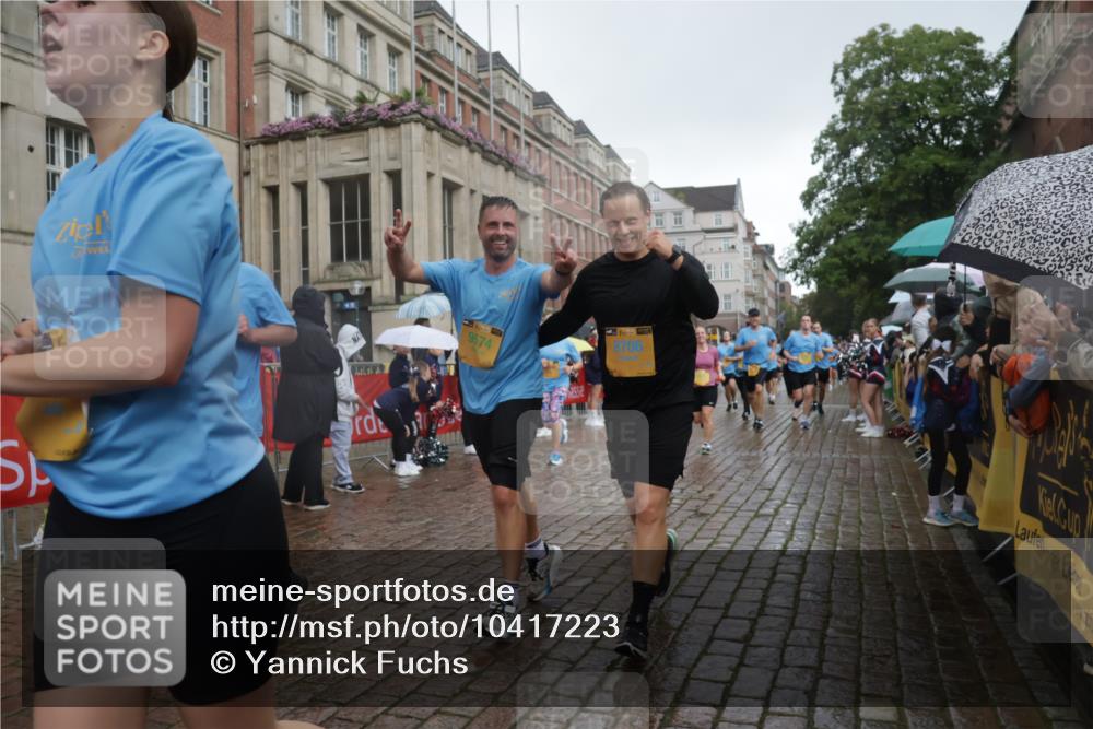 13.09.2026 - Kiel Lauf Yannick Fuchs http://msf.ph/oto/10417223 13.09.2026 10:49:13 Ziel 810, 1087, 1483, 1533, 1732, 1989, 2051, 2074, 2879, 3640, 4140, 4206, 4670, 4815, 4865, 4876, 5480, 5543, 5614, 6855, 6933, 7182, 7545, 8329, 8594, 8991, 9396, 10079, 10411, 10481, 12305, 73, 418, 439, 598, 727, 966, 1185, 1455, 1930, 2383, 2810, 3158, 3399, 3496, 3613, 3631, 3795, 3845, 3916, 4201, 4510, 4528, 4809, 5074, 5228, 5246, 5803, 6046, 6050, 6087, 6305, 6376, 6745, 7789, 7906, 7999, 8032, 8271, 8377, 8891, 959, 1770, 2133, 147 meine-sportfotos.de