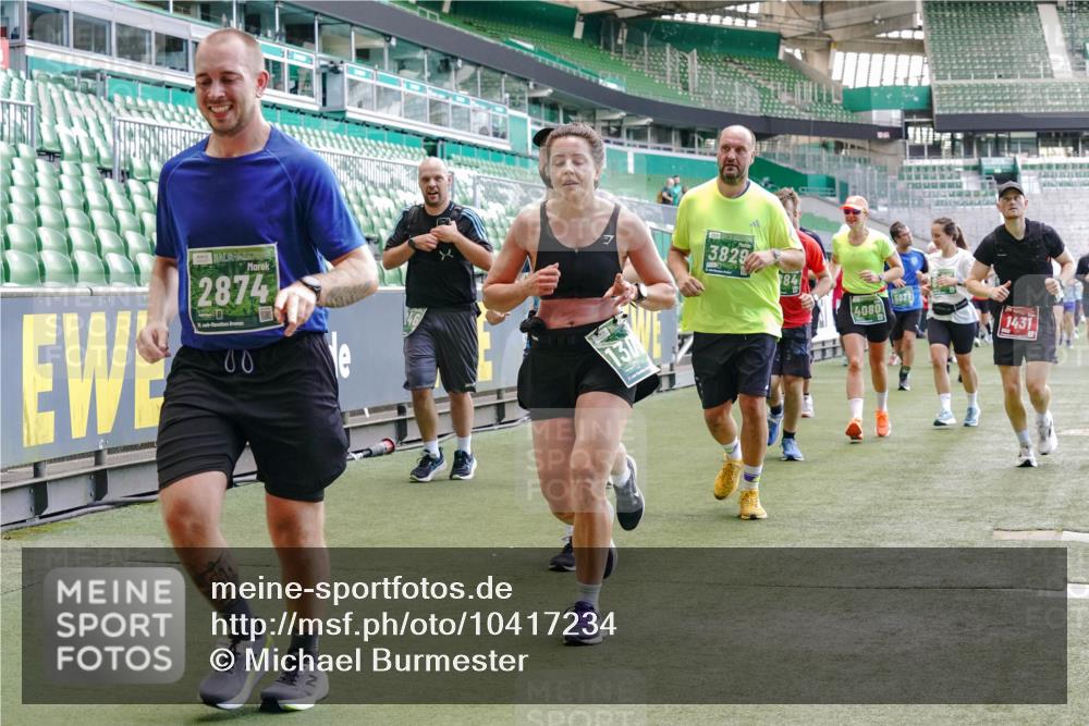 13.09.2026 - 21. swb-Marathon Bremen Michael Burmester http://msf.ph/oto/10417234 13.09.2026 13:20:09 Laufen im Stadion 333, 464, 512, 704, 921, 938, 1066, 1129, 1156, 1409, 1431, 1439, 1446, 1506, 1697, 1756, 1765, 1815, 1846, 1916, 2010, 2028, 2064, 2139, 2201, 2224, 2240, 2278, 2315, 2349, 2394, 2395, 2417, 2437, 2501, 2519, 2533, 2557, 2563, 2588, 2622, 2626, 2689, 2694, 2695, 2702, 2703, 2722, 2756, 2786, 2793, 2843, 2845, 2886, 2944, 2983, 3004, 3017, 3018, 3031, 3035, 3036, 3037, 3046, 3059, 3072, 3102, 3116, 3139, 3189, 3198, 3243, 3263, 3264, 3285, 3287, 3310, 3315, 3619 meine-sportfotos.de