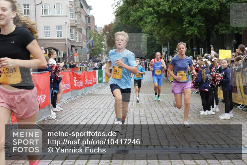 13.09.2026 - Kiel Lauf Yannick Fuchs http://msf.ph/oto/10417246 13.09.2026 09:38:27 Ziel 1806, 1946, 2480, 2903, 3315, 3344, 4043, 9825, 11351, 152, 235, 836, 1487, 2221, 2408, 2638, 2854, 4089, 5242, 5534, 5930, 6277, 7459, 7723, 8702, 10444, 10690, 12613, 3814, 4518, 4975, 6989, 7747, 8482, 9759, 10415, 2221, 2638, 4790, 10690 meine-sportfotos.de