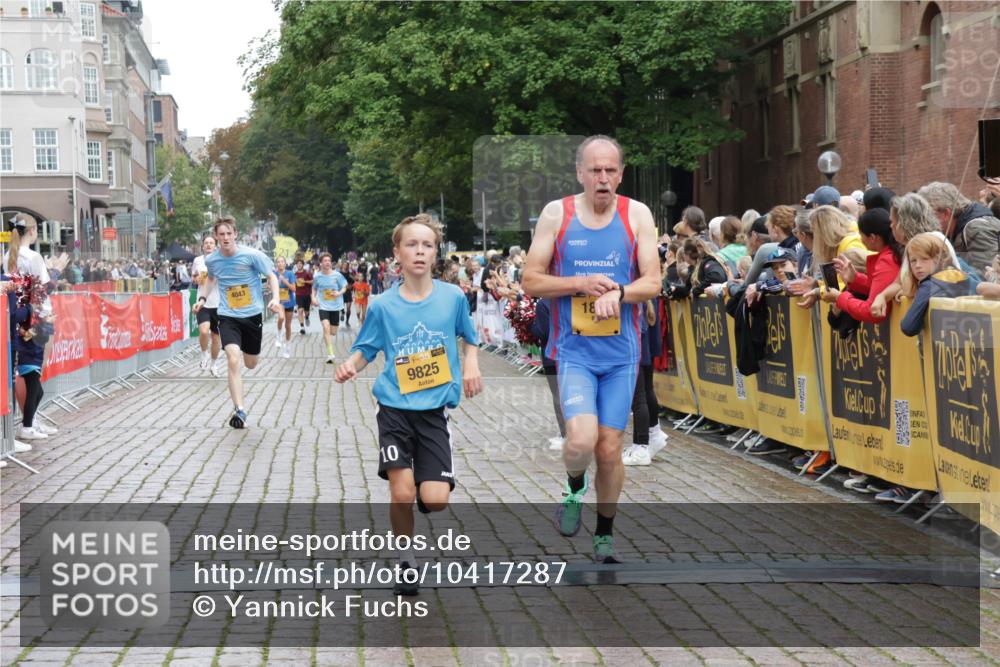 13.09.2026 - Kiel Lauf Yannick Fuchs http://msf.ph/oto/10417287 13.09.2026 09:38:30 Ziel 1806, 1946, 2480, 3315, 3344, 4043, 4518, 6989, 9825, 11351, 152, 235, 836, 1487, 2408, 2854, 2903, 4089, 5242, 5534, 5930, 6277, 7459, 7723, 8702, 10444, 12613, 3814, 4975, 7747, 8482, 9759, 10415, 10894, 2221, 2638, 2854, 4089, 7723, 8702, 10444, 10690 meine-sportfotos.de