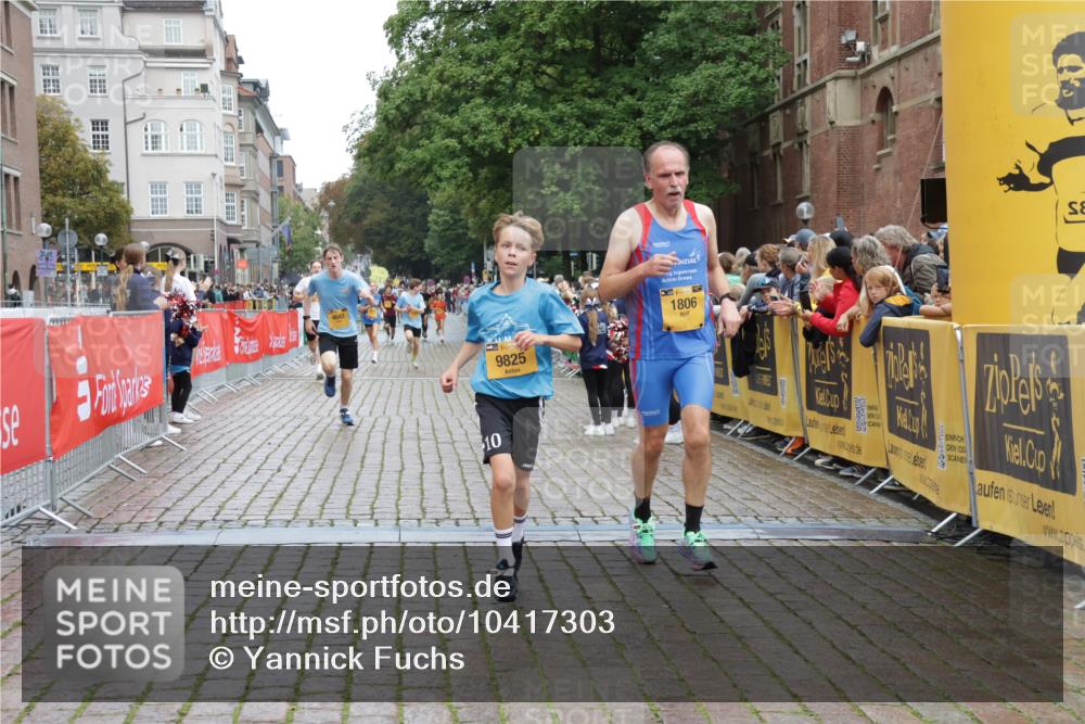 13.09.2026 - Kiel Lauf Yannick Fuchs http://msf.ph/oto/10417303 13.09.2026 09:38:30 Ziel 1806, 1946, 2480, 3315, 3344, 4043, 4518, 6989, 9825, 11351, 152, 235, 836, 1487, 2408, 2854, 2903, 4089, 5242, 5534, 5930, 6277, 7459, 7723, 8702, 10444, 12613, 3814, 4975, 7747, 8482, 9759, 10415, 10894, 2221, 2638, 2854, 4089, 7723, 8702, 10444, 10690 meine-sportfotos.de