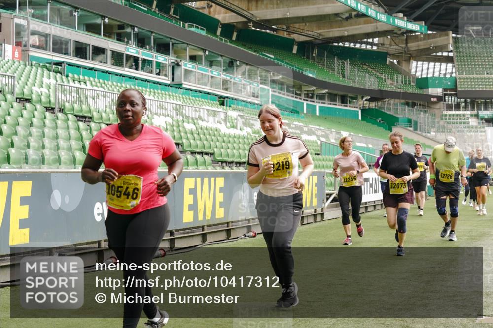 13.09.2026 - 21. swb-Marathon Bremen Michael Burmester http://msf.ph/oto/10417312 13.09.2026 10:42:35 Laufen im Stadion 10002, 10148, 10163, 10247, 10303, 10330, 10361, 10362, 10395, 10396, 10399, 10414, 10419, 10422, 10461, 10462, 10474, 10490, 10491, 10519, 10527, 10546, 10547, 10557, 10572, 10644, 10665, 10705, 10719, 10722, 10752, 10773, 10776, 10784, 10804, 10805, 10854, 10859, 10880, 10889, 10909, 10963, 10977, 11026, 11027, 11041, 11043, 11048, 11078, 11084, 11085, 11090, 11097, 11098, 11140, 11173, 11192, 11274 meine-sportfotos.de