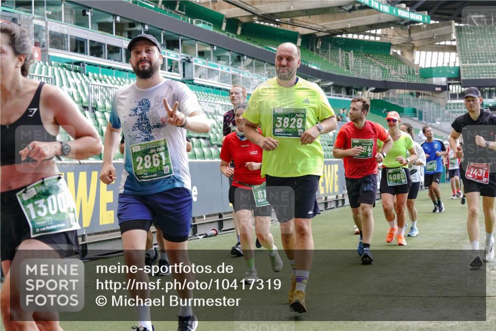 13.09.2026 - 21. swb-Marathon Bremen Michael Burmester http://msf.ph/oto/10417319 13.09.2026 13:20:10 Laufen im Stadion 333, 464, 512, 704, 921, 938, 1066, 1129, 1156, 1409, 1431, 1439, 1446, 1506, 1697, 1756, 1765, 1815, 1846, 1916, 2010, 2028, 2064, 2139, 2201, 2224, 2240, 2278, 2315, 2349, 2394, 2395, 2417, 2437, 2501, 2519, 2533, 2557, 2563, 2588, 2622, 2626, 2689, 2694, 2695, 2702, 2703, 2722, 2756, 2786, 2793, 2843, 2845, 2886, 2944, 2983, 3004, 3017, 3018, 3031, 3035, 3036, 3037, 3046, 3059, 3072, 3102, 3116, 3139, 3189, 3198, 3243, 3263, 3264, 3285, 3287, 3310, 3315, 3619 meine-sportfotos.de