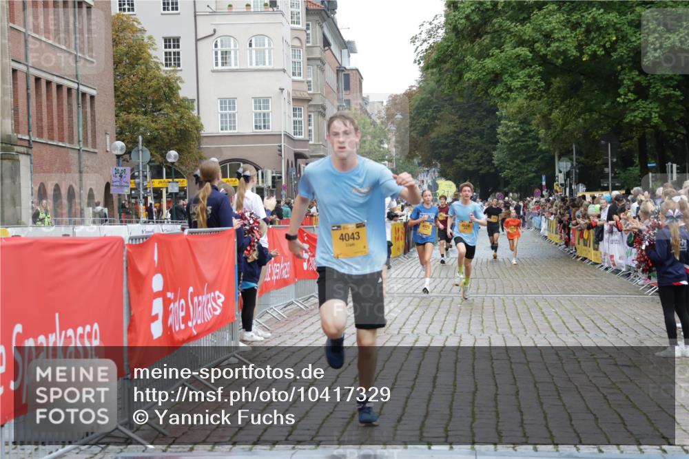 13.09.2026 - Kiel Lauf Yannick Fuchs http://msf.ph/oto/10417329 13.09.2026 09:38:32 Ziel 1806, 3315, 3344, 4043, 4518, 4975, 6989, 9825, 11351, 152, 235, 836, 1487, 1946, 2408, 2480, 2903, 4089, 5242, 5534, 5930, 6277, 7459, 10444, 12613, 3814, 7747, 8482, 9759, 10415, 10894, 2221, 2638, 2854, 4089, 7723, 8702, 10444, 10690 meine-sportfotos.de