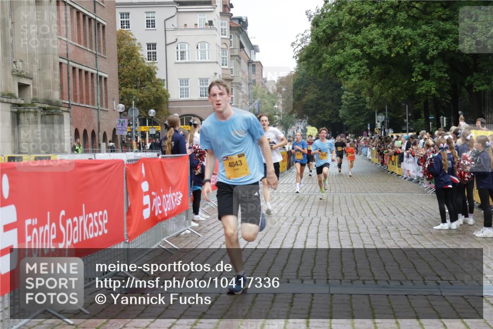 13.09.2026 - Kiel Lauf Yannick Fuchs http://msf.ph/oto/10417336 13.09.2026 09:38:32 Ziel 1806, 3315, 3344, 4043, 4518, 4975, 6989, 9825, 11351, 152, 235, 836, 1487, 1946, 2408, 2480, 2903, 4089, 5242, 5534, 5930, 6277, 7459, 10444, 12613, 3814, 7747, 8482, 9759, 10415, 10894, 2221, 2638, 2854, 4089, 7723, 8702, 10444, 10690 meine-sportfotos.de