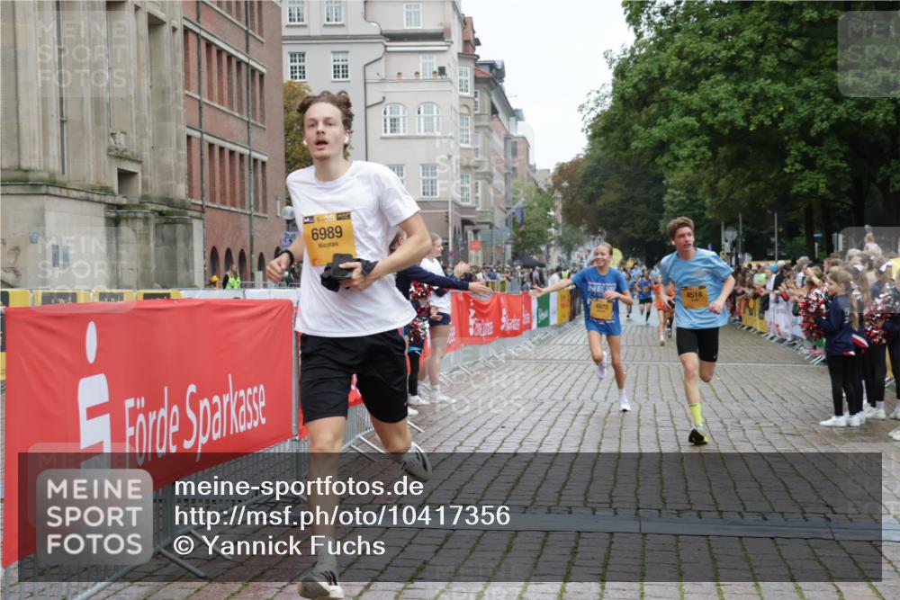 13.09.2026 - Kiel Lauf Yannick Fuchs http://msf.ph/oto/10417356 13.09.2026 09:38:35 Ziel 1806, 3315, 3344, 3814, 4043, 4518, 4975, 6989, 9825, 152, 235, 836, 1487, 1946, 2408, 2480, 2903, 3315, 5242, 5534, 5930, 6277, 7459, 11351, 12613, 682, 4314, 7747, 8313, 8482, 9759, 9838, 10415, 10894, 2408, 2638, 2854, 4089, 5930, 7723, 8702, 10444, 10690 meine-sportfotos.de