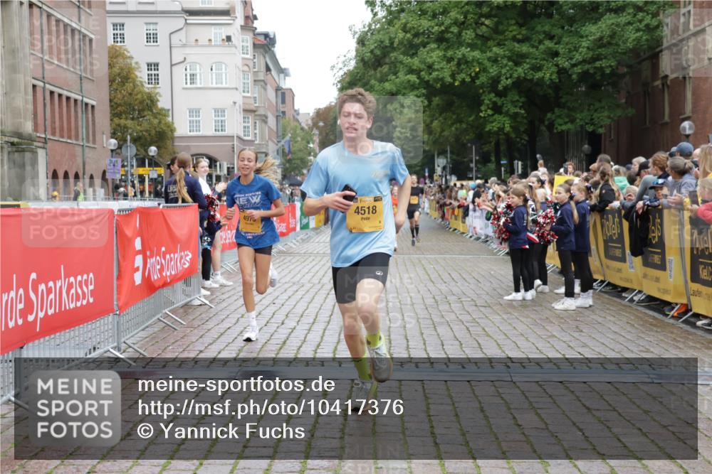 13.09.2026 - Kiel Lauf Yannick Fuchs http://msf.ph/oto/10417376 13.09.2026 09:38:37 Ziel 1806, 3814, 4043, 4518, 4975, 6989, 8482, 9825, 10415, 152, 235, 836, 1487, 1946, 2408, 2480, 2903, 3315, 3344, 5242, 5534, 6277, 7459, 11351, 12613, 682, 4314, 7747, 8313, 8943, 9759, 9838, 10894, 235, 836, 2408, 2854, 4089, 5534, 5930, 7723, 8702, 10444, 12613 meine-sportfotos.de