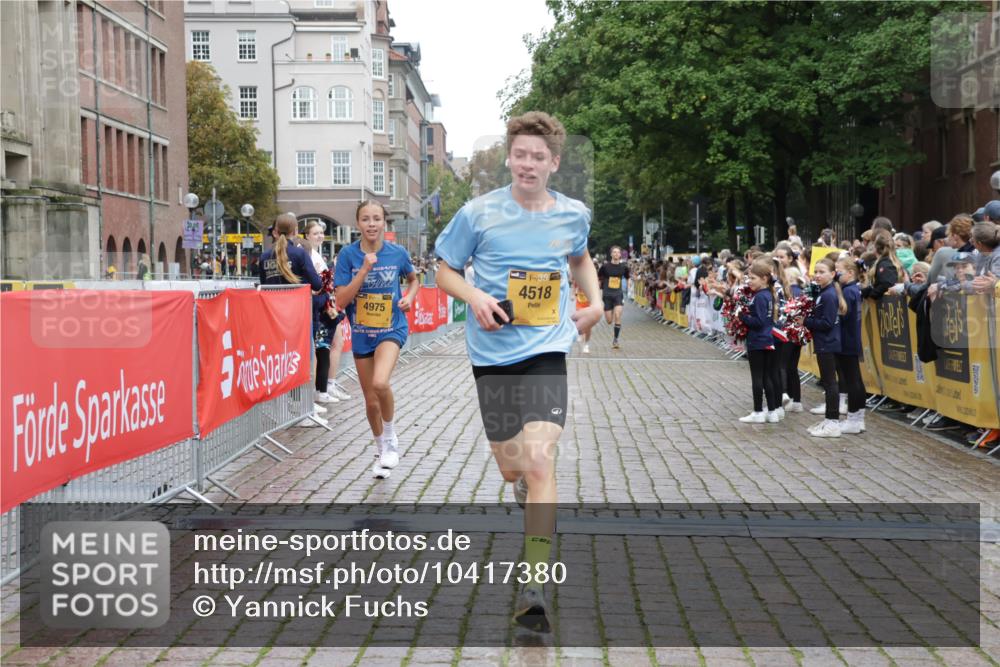 13.09.2026 - Kiel Lauf Yannick Fuchs http://msf.ph/oto/10417380 13.09.2026 09:38:37 Ziel 1806, 3814, 4043, 4518, 4975, 6989, 8482, 9825, 10415, 152, 235, 836, 1487, 1946, 2408, 2480, 2903, 3315, 3344, 5242, 5534, 6277, 7459, 11351, 12613, 682, 4314, 7747, 8313, 8943, 9759, 9838, 10894, 235, 836, 2408, 2854, 4089, 5534, 5930, 7723, 8702, 10444, 12613 meine-sportfotos.de