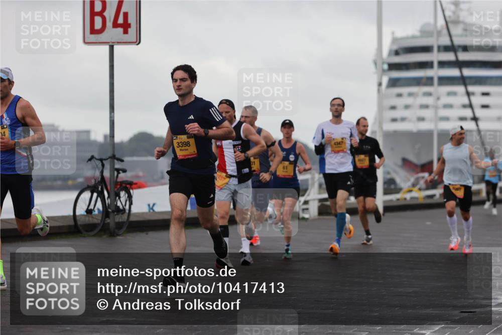 13.09.2026 - Kiel Lauf Andreas Tolksdorf http://msf.ph/oto/10417413 13.09.2026 10:56:25 Kiellinie 4, 74, 39, 3398, 4347 meine-sportfotos.de