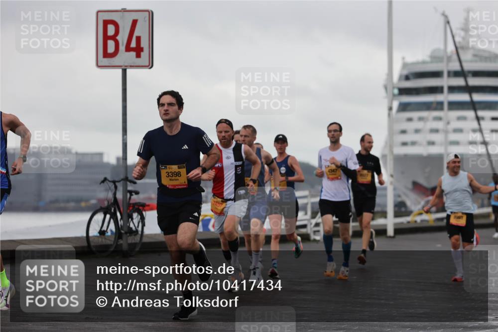 13.09.2026 - Kiel Lauf Andreas Tolksdorf http://msf.ph/oto/10417434 13.09.2026 10:56:25 Kiellinie 4, 38, 3398, 4347 meine-sportfotos.de