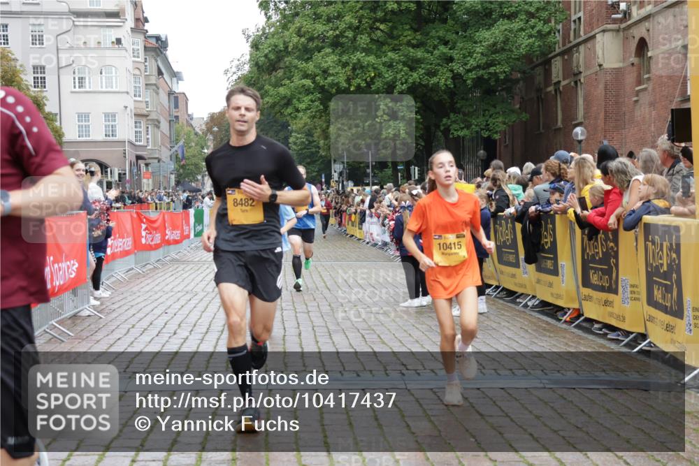13.09.2026 - Kiel Lauf Yannick Fuchs http://msf.ph/oto/10417437 13.09.2026 09:38:44 Ziel 3814, 4518, 4975, 7747, 8482, 9759, 10415, 10894, 152, 1487, 1806, 1946, 2480, 2903, 3315, 3344, 4043, 5242, 6277, 6989, 9825, 11351, 682, 1702, 4314, 8313, 8943, 9838, 235, 836, 1487, 2408, 5242, 5534, 7459, 12613 meine-sportfotos.de