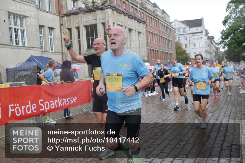 13.09.2026 - Kiel Lauf Yannick Fuchs http://msf.ph/oto/10417442 13.09.2026 10:49:31 Ziel 959, 1770, 2010, 2133, 2167, 2705, 3259, 3528, 3979, 4169, 4937, 5054, 5179, 5741, 6034, 6321, 6339, 6972, 7295, 7311, 7978, 8078, 8275, 8416, 8717, 9040, 9172, 9436, 9469, 10037, 10204, 10516, 10888, 12180, 12515, 73, 810, 966, 1087, 1483, 1533, 1732, 1989, 2010, 2051, 2074, 2810, 2879, 3399, 3523, 3640, 3895, 4140, 4206, 4528, 4599, 4670, 4809, 4815, 4865, 4876, 5228, 5480, 5543, 5614, 5803, 6050, 6305, 6376, 6855, 6933, 7182, 7545, 7999, 8032, 8271, 8329, 8377, 8594, 73 meine-sportfotos.de