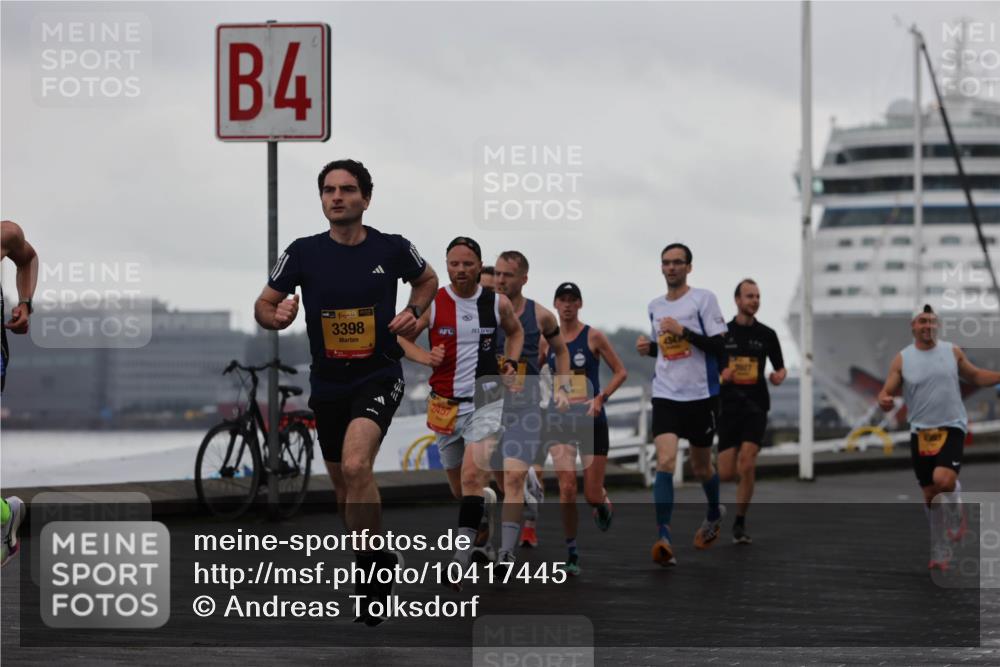 13.09.2026 - Kiel Lauf Andreas Tolksdorf http://msf.ph/oto/10417445 13.09.2026 10:56:25 Kiellinie 4, 38, 3398, 2457 meine-sportfotos.de