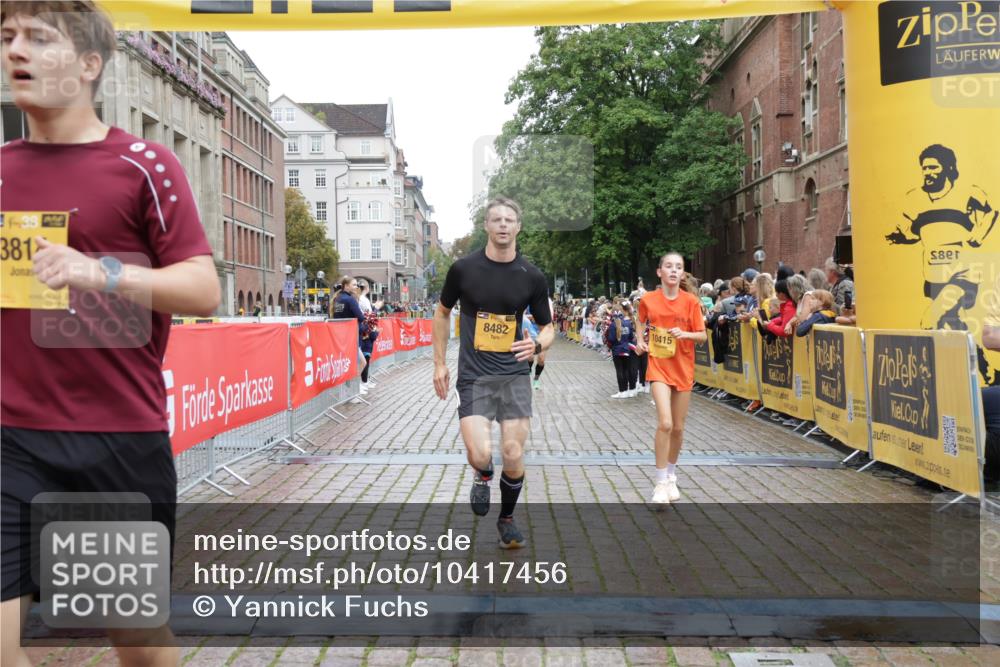 13.09.2026 - Kiel Lauf Yannick Fuchs http://msf.ph/oto/10417456 13.09.2026 09:38:44 Ziel 3814, 4518, 4975, 7747, 8482, 9759, 10415, 10894, 152, 1487, 1806, 1946, 2480, 2903, 3315, 3344, 4043, 5242, 6277, 6989, 9825, 11351, 682, 1702, 4314, 8313, 8943, 9838, 235, 836, 1487, 2408, 5242, 5534, 7459, 12613 meine-sportfotos.de