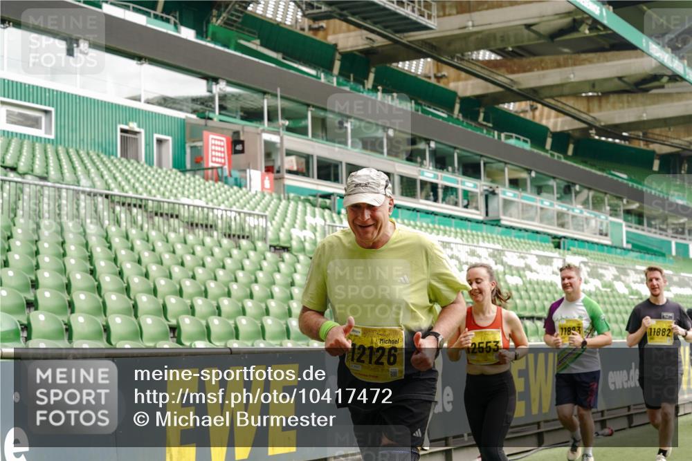 13.09.2026 - 21. swb-Marathon Bremen Michael Burmester http://msf.ph/oto/10417472 13.09.2026 10:42:41 Laufen im Stadion 10002, 10004, 10005, 10148, 10163, 10247, 10271, 10303, 10330, 10361, 10362, 10395, 10396, 10414, 10422, 10461, 10462, 10474, 10490, 10491, 10519, 10546, 10547, 10557, 10572, 10665, 10705, 10719, 10722, 10752, 10773, 10776, 10784, 10804, 10805, 10854, 10859, 10880, 10889, 10909, 10963, 10977, 11026, 11027, 11041, 11043, 11048, 11078, 11084, 11085, 11090, 11097, 11098, 11140, 11173, 11192, 11274 meine-sportfotos.de