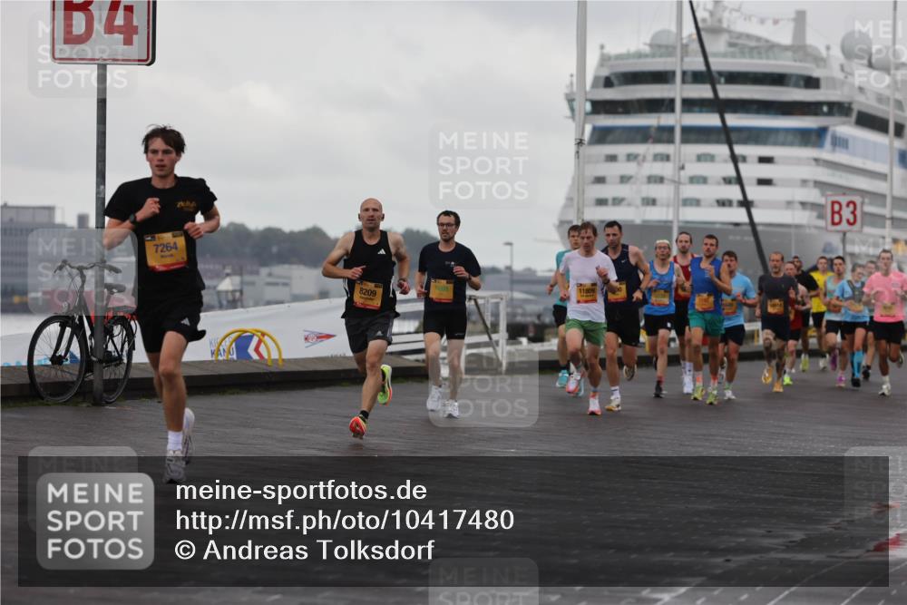 13.09.2026 - Kiel Lauf Andreas Tolksdorf http://msf.ph/oto/10417480 13.09.2026 10:56:40 Kiellinie 4, 21, 7264, 8209, 7208, 11809, 3 meine-sportfotos.de