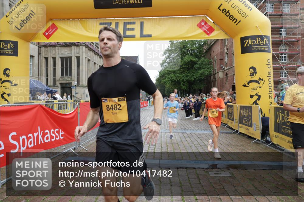 13.09.2026 - Kiel Lauf Yannick Fuchs http://msf.ph/oto/10417482 13.09.2026 09:38:45 Ziel 3814, 4518, 4975, 7747, 8482, 9759, 10415, 10894, 152, 1487, 1806, 1946, 2480, 2903, 3315, 3344, 4043, 4518, 6277, 6989, 9825, 11351, 682, 1702, 1927, 4314, 8313, 8943, 9838, 152, 235, 836, 1487, 2408, 5242, 5534, 7459, 12613 meine-sportfotos.de