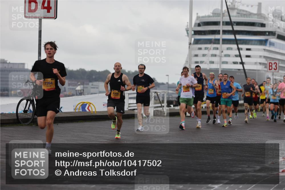 13.09.2026 - Kiel Lauf Andreas Tolksdorf http://msf.ph/oto/10417502 13.09.2026 10:56:40 Kiellinie 4, 7264, 8209, 11809, 3 meine-sportfotos.de