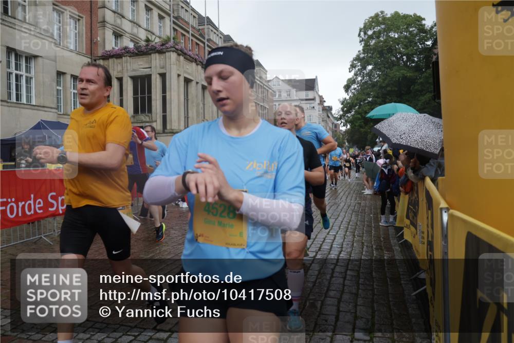 13.09.2026 - Kiel Lauf Yannick Fuchs http://msf.ph/oto/10417508 13.09.2026 10:49:35 Ziel 959, 1770, 2133, 2167, 2668, 2705, 3259, 3528, 3979, 4049, 5054, 5179, 5651, 5741, 6034, 6292, 6321, 6339, 6877, 6972, 7295, 7311, 7978, 8263, 8717, 9040, 9469, 10037, 10191, 10204, 10516, 11880, 12180, 12515, 810, 1087, 1483, 1533, 1732, 1989, 2010, 2051, 2074, 2133, 2810, 2879, 3399, 3523, 3640, 3895, 4140, 4169, 4206, 4528, 4599, 4670, 4815, 4865, 4876, 4937, 5480, 5543, 5614, 6305, 6855, 6933, 7182, 7545, 8032, 8271, 8329, 8594, 73 meine-sportfotos.de