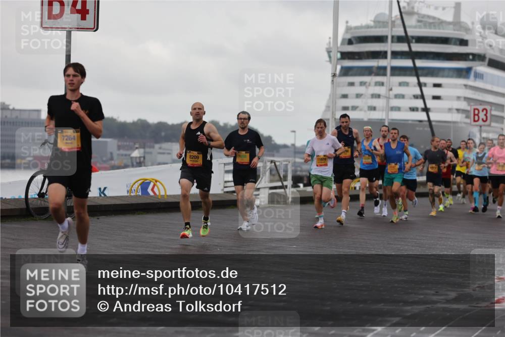 13.09.2026 - Kiel Lauf Andreas Tolksdorf http://msf.ph/oto/10417512 13.09.2026 10:56:40 Kiellinie 4, 7264, 8209, 7208, 11809, 3 meine-sportfotos.de