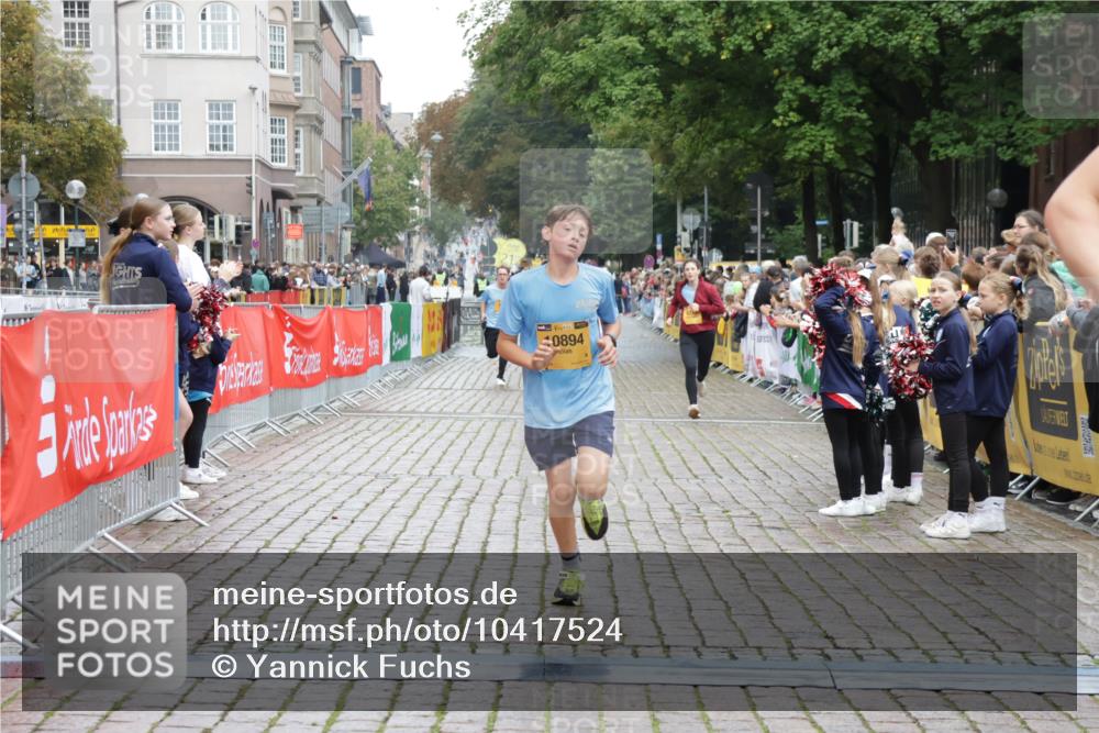 13.09.2026 - Kiel Lauf Yannick Fuchs http://msf.ph/oto/10417524 13.09.2026 09:38:49 Ziel 3814, 4314, 7747, 8313, 8482, 9759, 9838, 10415, 10894, 1806, 1946, 2480, 2903, 3315, 3344, 4043, 4518, 4975, 6277, 6989, 9825, 11351, 20, 682, 1702, 1927, 8943, 152, 1487, 5242, 6277 meine-sportfotos.de