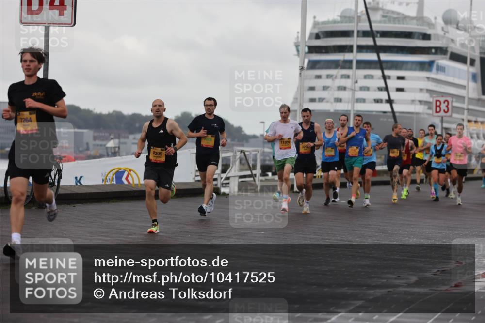 13.09.2026 - Kiel Lauf Andreas Tolksdorf http://msf.ph/oto/10417525 13.09.2026 10:56:40 Kiellinie 4, 7264, 8209, 7208, 11809, 3296, 3 meine-sportfotos.de
